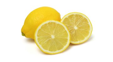 حيل بسيطة جداً تمنع تعفّن الليمون أثناء تخزينه.. جربيها