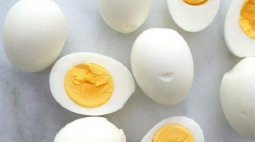عادة خطيرة هتدمر حياتك! .. توقف عن طهي البيض بهذه الطريقة الخاطئة والشائعة بين كثير من الأمهات؟.. اكتشف الطريقة الصحيحة