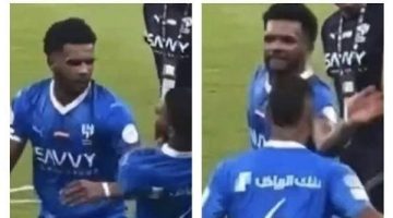 فيديو: مدافع الهلال يصفع زميله بعد مباراة كلاسيكو الأهلي